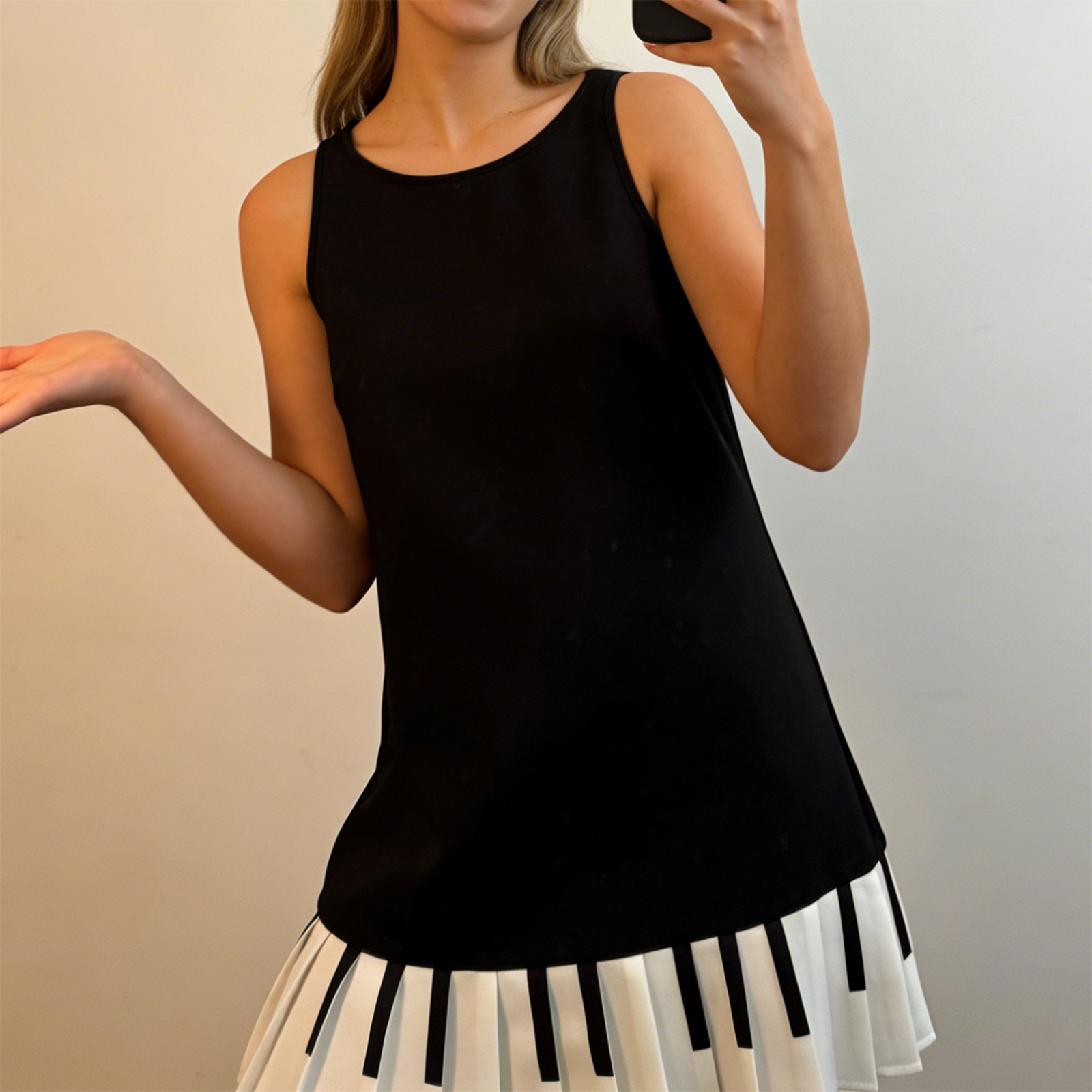 Y2K Backless Halter Mini Dress - Damska sukienka mini w stylu Y2K