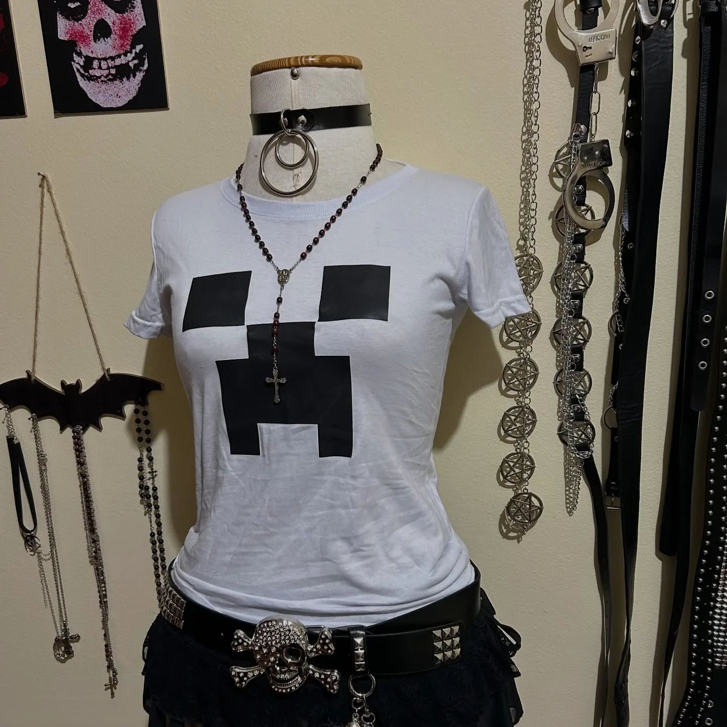 Estetyka ubrań Harajuku z lat  – Y2K Graphic Baby Tee Crop recenzja i cena