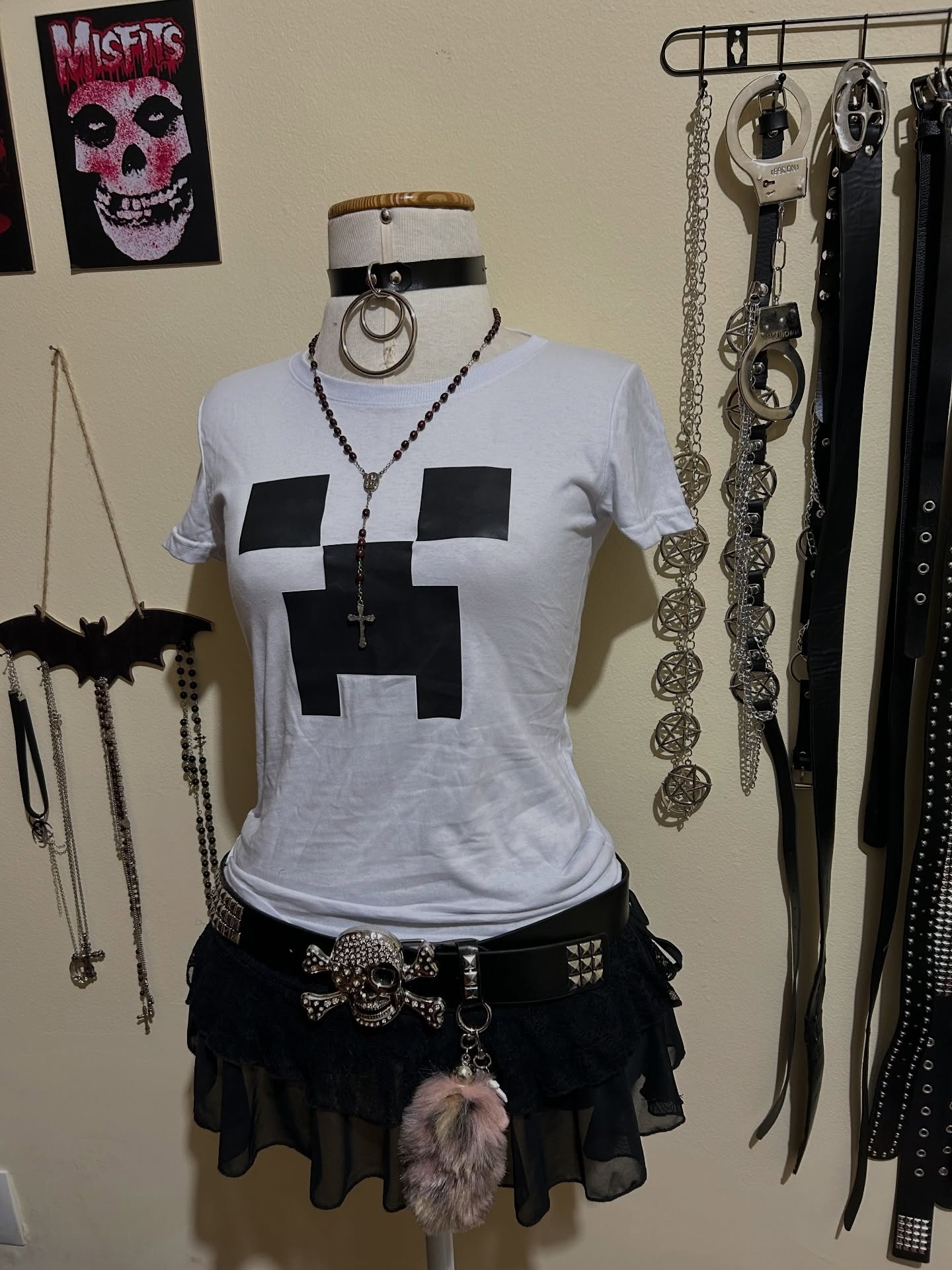 Estetyka ubrań Harajuku z lat  – Y2K Graphic Baby Tee Crop recenzja i cena