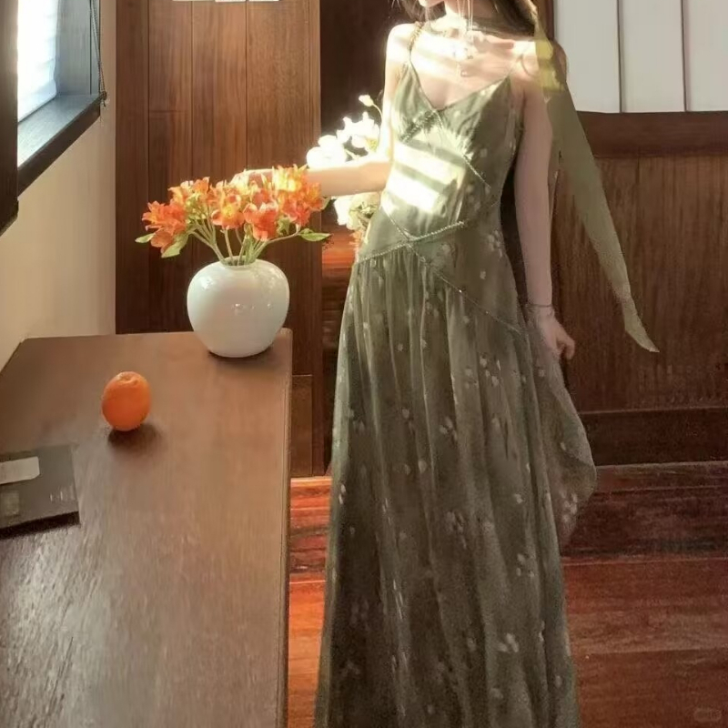 Sukienka midi bez ramiączek z  – French Vintage Floral Midi Dress recenzja i cena